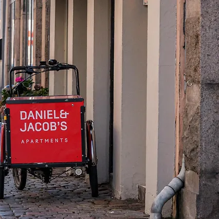 Chic Pad With Handpainted Art In Great Location By Daniel&jacob's