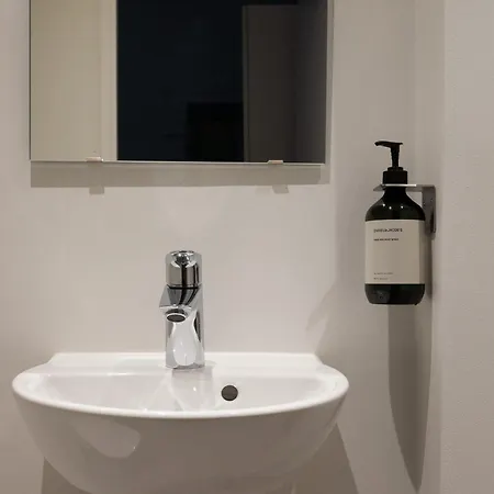 Lejlighed Chic Pad With Handpainted Art In Great Location By Daniel&jacob's