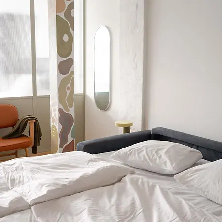 Chic Pad With Handpainted Art In Great Location By Daniel&jacob's *