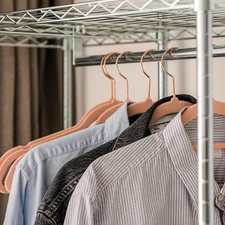 Chic Pad With Handpainted Art In Great Location By Daniel&jacob's Apartmán *